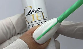 Mastering the Art of Applying Gel Liner on Nails